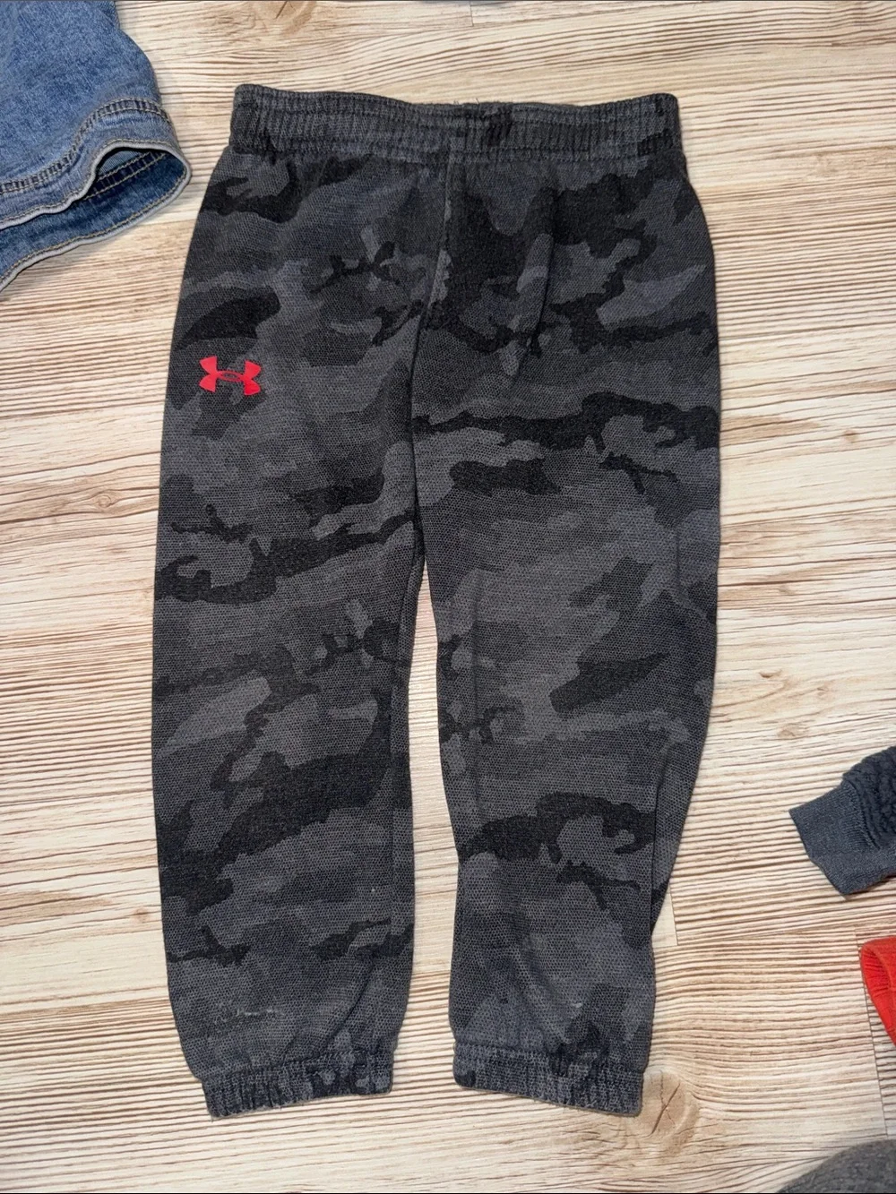 Under Armour Boys' Black & Charcoal Camo Joggers with Red Logo